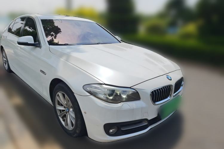 Used BMW 5 Series 2014 520Li Elegant Model Front Right 45 Deg