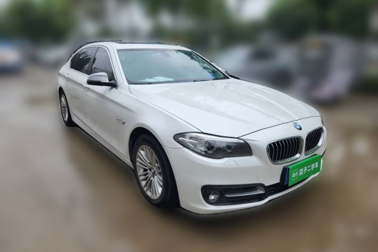 Used BMW 5 Series 2014 525Li Leading Model Front Right 45 Deg