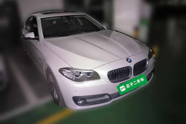Used BMW 5 Series 2014 520i Elegant Edition Front Right 45 Deg