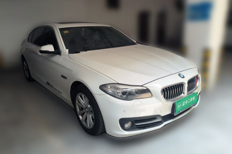 Used BMW 5 Series 2014 520Li Elegant Model Front Right 45 Deg