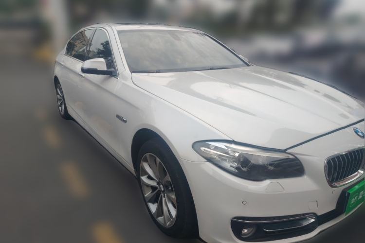 Used BMW 5 Series 2014 525Li Luxury Design Package Front Right 45 Deg