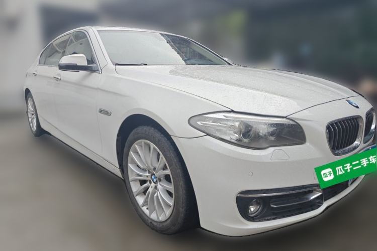 Used BMW 5 Series 2014 525Li Luxury Design Package Front Right 45 Deg