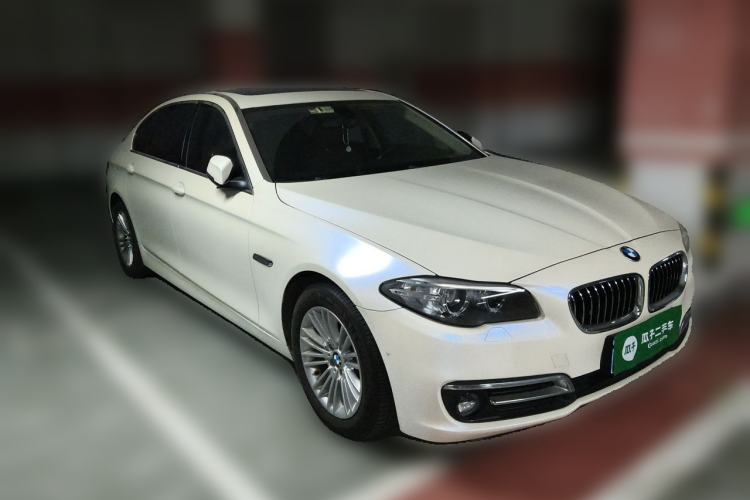 Used BMW 5 Series 2014 525Li Leading Model Front Right 45 Deg