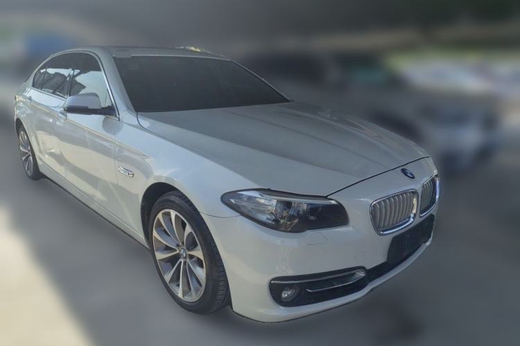 Used BMW 5 Series 2014 525Li Luxury Design Package Front Right 45 Deg