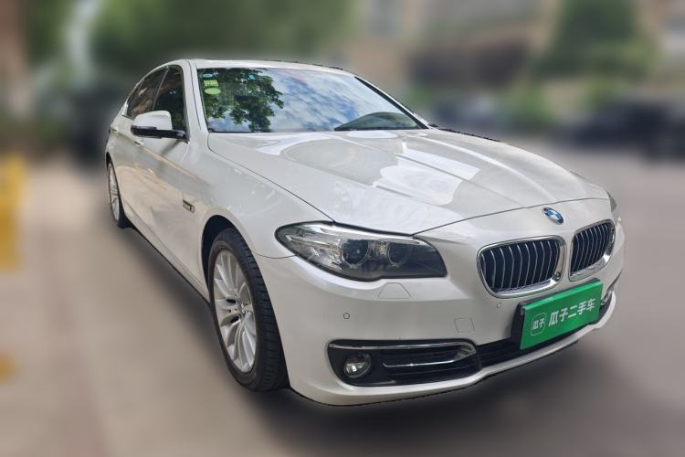 Used BMW 5 Series 2014 525Li Luxury Design Package Front Right 45 Deg