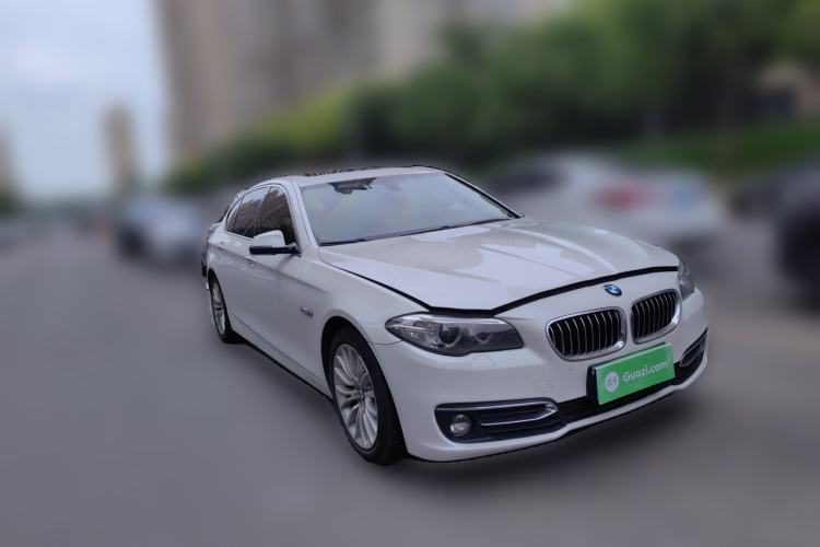 Used BMW 5 Series 2014 525Li Luxury Design Package Front Right 45 Deg