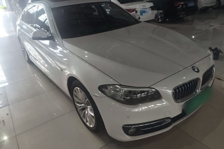Used BMW 5 Series 2014 525Li Luxury Design Package Front Right 45 Deg