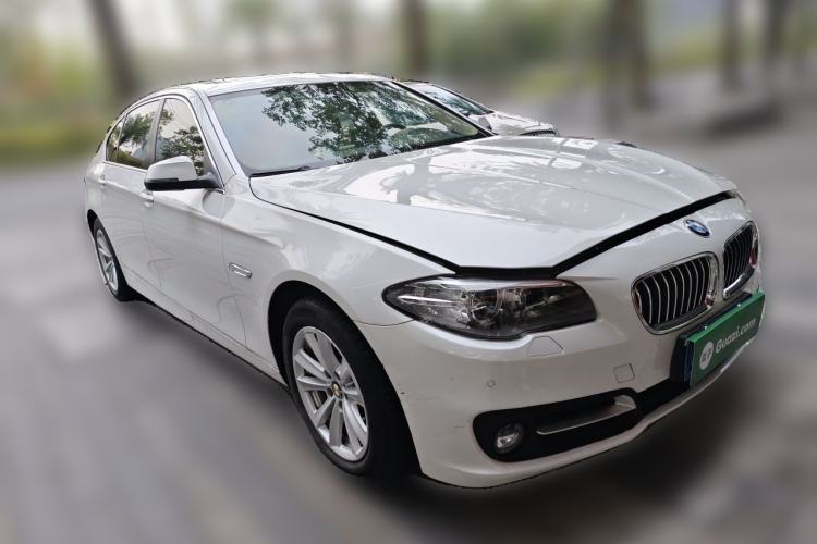 Used BMW 5 Series 2014 520Li Elegant Model Front Right 45 Deg
