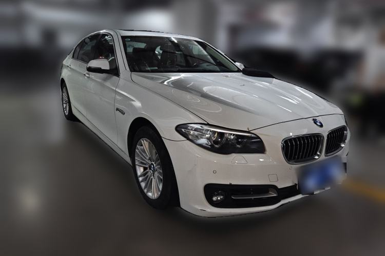 Used BMW 5 Series 2014 525Li Leading Model Front Right 45 Deg