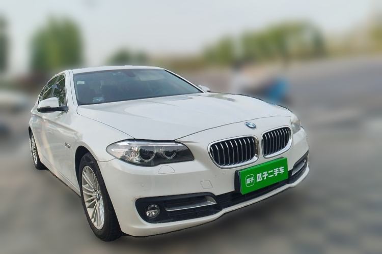 Used BMW 5 Series 2014 525Li Leading Model Front Right 45 Deg