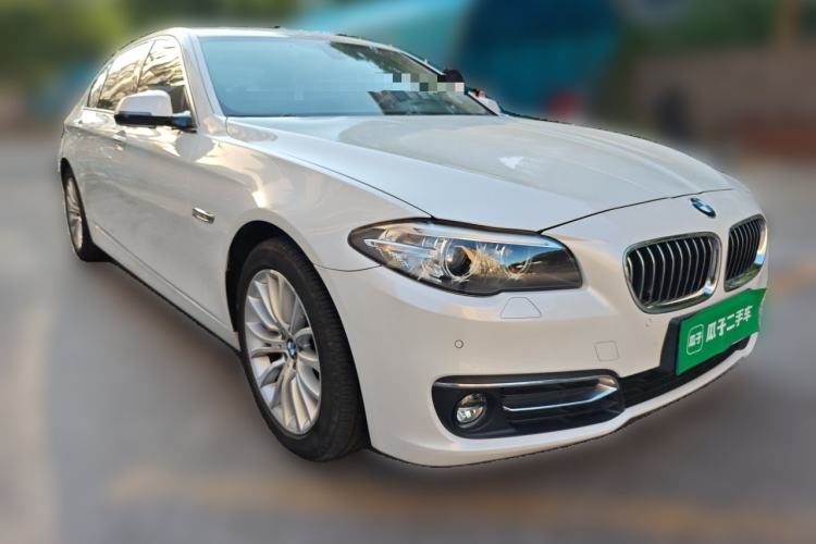 Used BMW 5 Series 2014 525Li Luxury Design Package Front Right 45 Deg