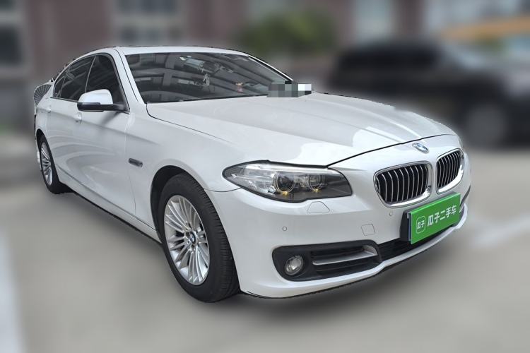 Used BMW 5 Series 2014 525Li Leading Model Front Right 45 Deg