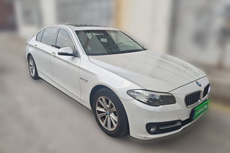 Used BMW 5 Series 2014 520Li Elegant Model Front Right 45 Deg