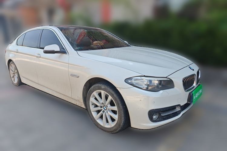 Used BMW 5 Series 2014 528Li Leading Model Front Right 45 Deg