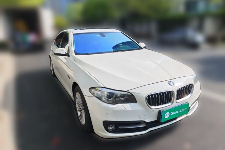 Used BMW 5 Series 2014 525Li Leading Model Front Right 45 Deg