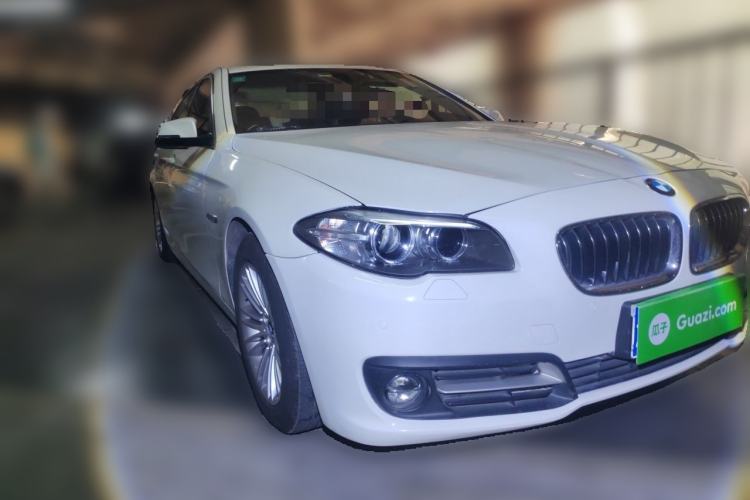 Used BMW 5 Series 2014 525Li Leading Model Front Right 45 Deg
