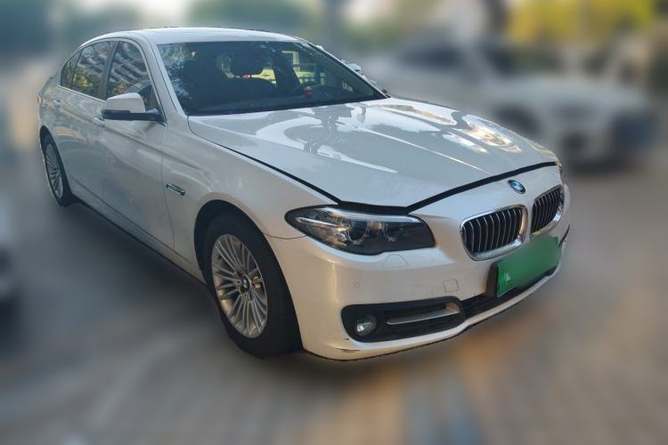 Used BMW 5 Series 2014 525Li Leading Model Front Right 45 Deg