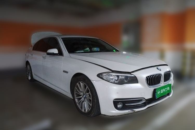 Used BMW 5 Series 2014 525Li Luxury Design Package Front Right 45 Deg