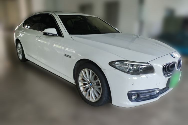 Used BMW 5 Series 2014 525Li Luxury Design Package Front Right 45 Deg