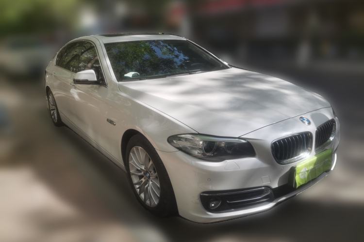 Used BMW 5 Series 2014 525Li Luxury Design Package Front Right 45 Deg
