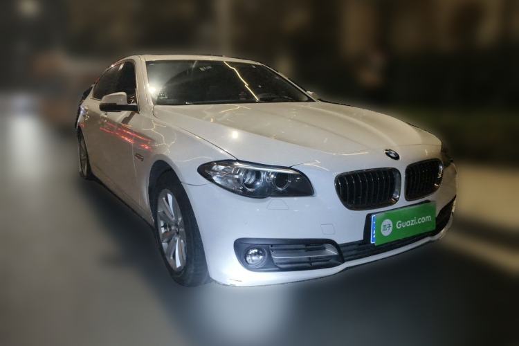 Used BMW 5 Series 2014 520Li Elegant Model Front Right 45 Deg
