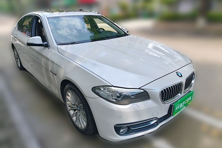 Used BMW 5 Series 2014 525Li Luxury Design Package Front Right 45 Deg