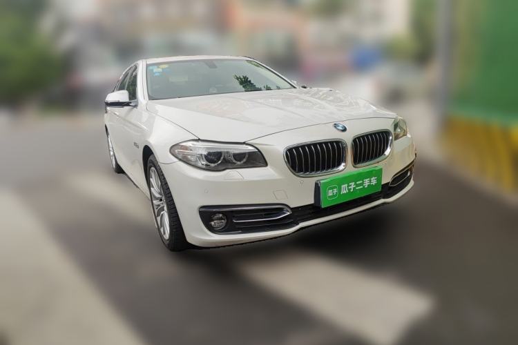 Used BMW 5 Series 2014 525Li Luxury Design Package Front Right 45 Deg