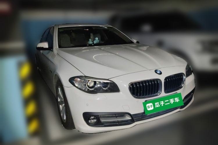 Used BMW 5 Series 2014 520Li Elegant Model Front Right 45 Deg
