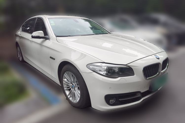 Used BMW 5 Series 2014 525Li Leading Model Front Right 45 Deg