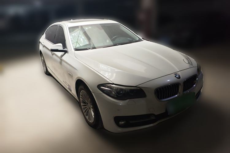 Used BMW 5 Series 2014 525Li Leading Model Front Right 45 Deg