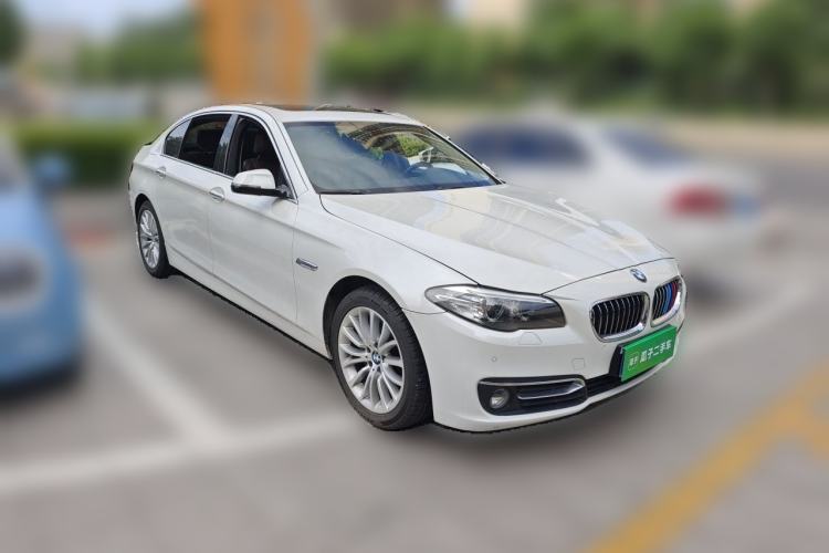 Used BMW 5 Series 2014 525Li Luxury Design Package Front Right 45 Deg