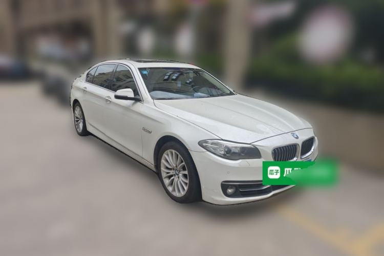 Used BMW 5 Series 2014 525Li Luxury Design Package Front Right 45 Deg