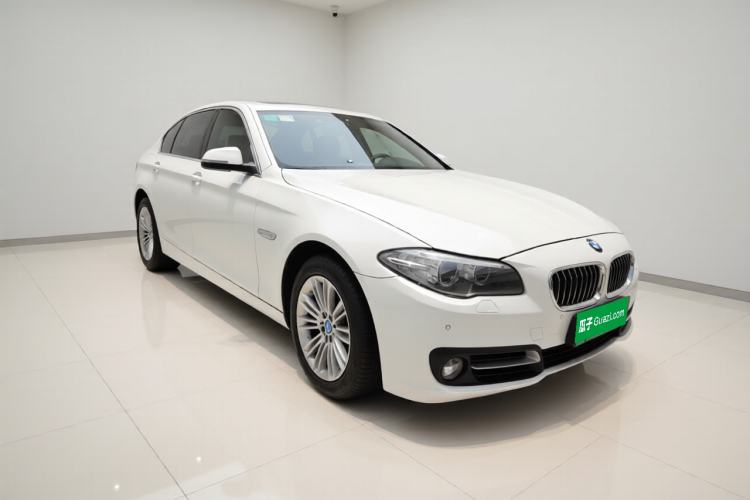 Used BMW 5 Series 2014 525Li Leading Model Front Right 45 Deg
