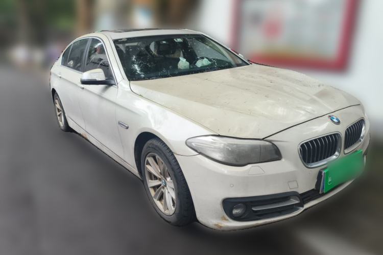Used BMW 5 Series 2014 520Li Elegant Model Front Right 45 Deg