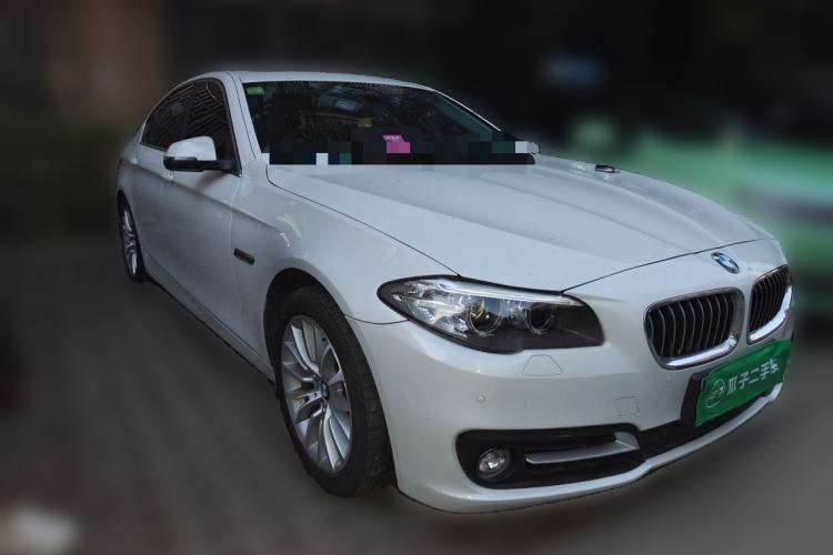 Used BMW 5 Series 2014 520i Elegant Edition Front Right 45 Deg