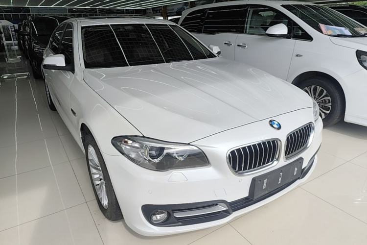 Used BMW 5 Series 2014 525Li Leading Model Front Right 45 Deg