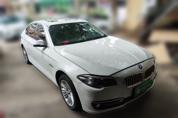 Used BMW 5 Series 2014 525Li Leading Model Front Right 45 Deg
