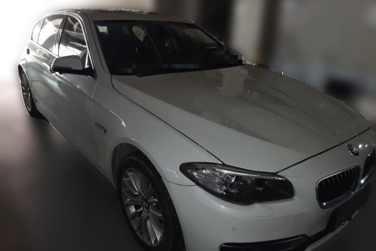 Used BMW 5 Series 2014 525Li Leading Model Front Right 45 Deg