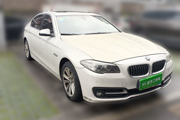 Used BMW 5 Series 2014 520Li Elegant Model Front Right 45 Deg