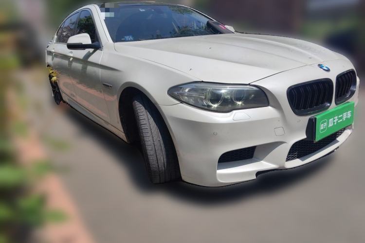 Used BMW 5 Series 2014 520Li Elegant Model Front Right 45 Deg