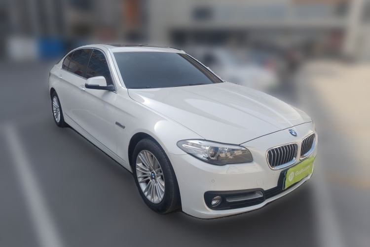 Used BMW 5 Series 2014 525Li Leading Model Front Right 45 Deg