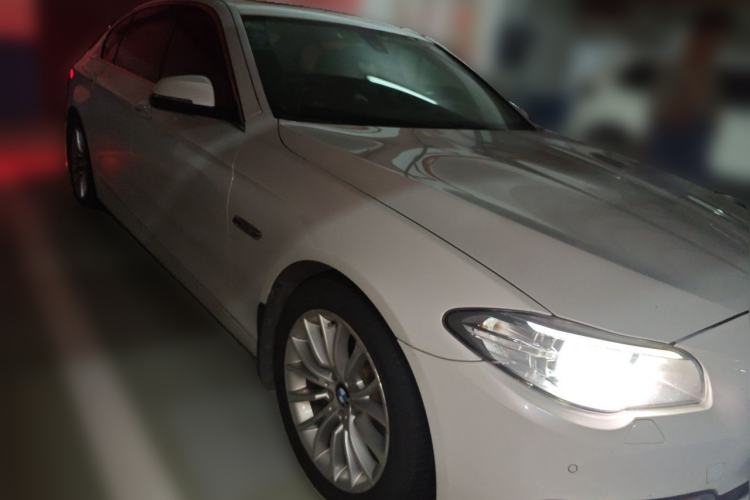 Used BMW 5 Series 2014 525Li Luxury Design Package Front Right 45 Deg