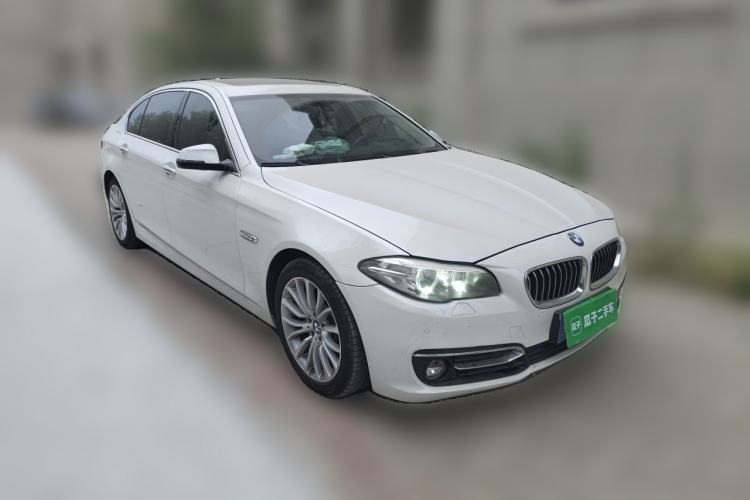 Used BMW 5 Series 2014 525Li Luxury Design Package Front Right 45 Deg