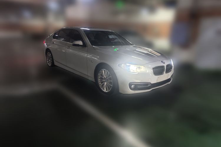 Used BMW 5 Series 2014 525Li Leading Model Front Right 45 Deg