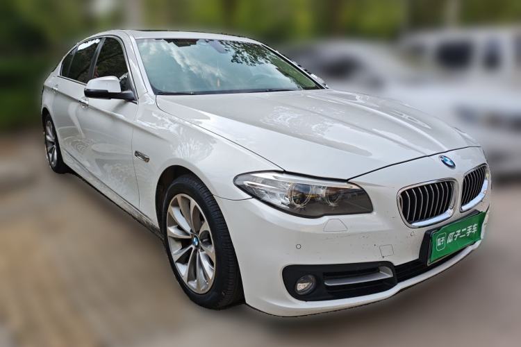 Used BMW 5 Series 2014 525Li Leading Model Front Right 45 Deg