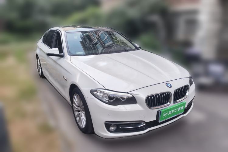 Used BMW 5 Series 2014 525Li Luxury Design Package Front Right 45 Deg