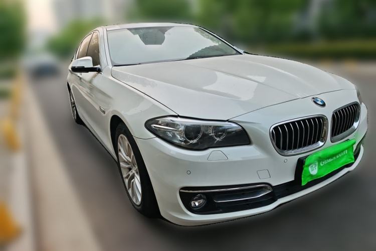 Used BMW 5 Series 2014 525Li Luxury Design Package Front Right 45 Deg