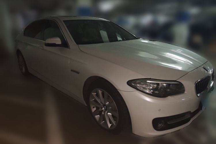 Used BMW 5 Series 2014 528Li Leading Model Front Right 45 Deg