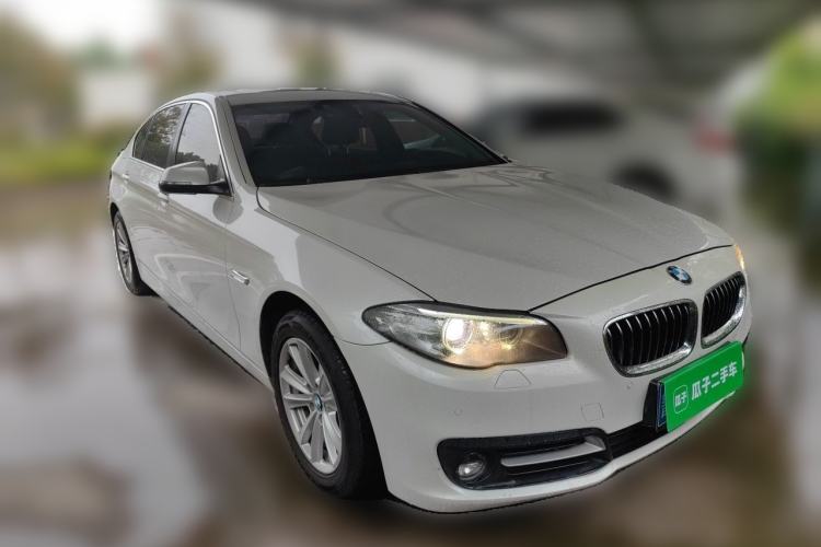 Used BMW 5 Series 2014 520Li Elegant Model Front Right 45 Deg