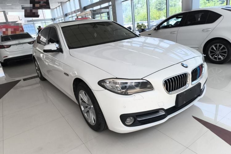 Used BMW 5 Series 2014 520Li Elegant Model Front Right 45 Deg